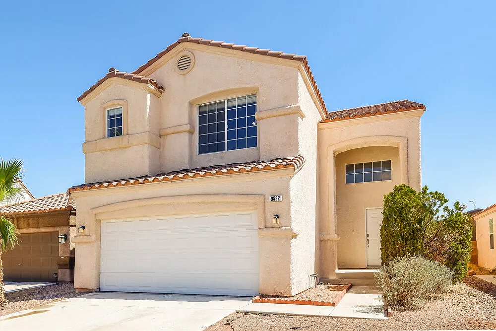 3 bed, 2.5 bath, 2012 sqft, $2,400 — Photo 4