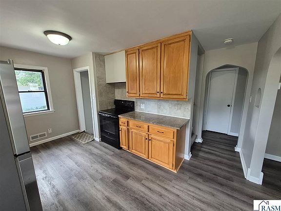 5th image of 1518 Center St