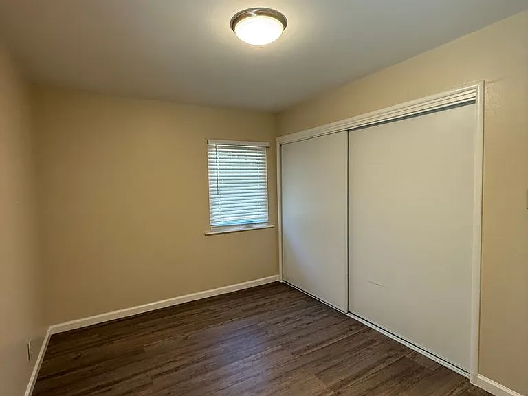 733 Utah St — Photo 11