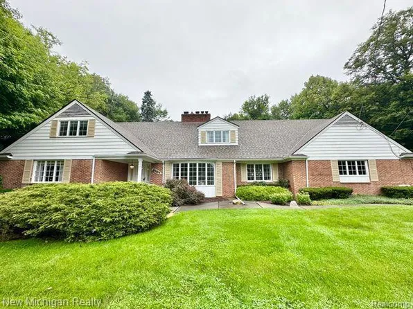 6155 Mapleridge Dr, Flint, MI 48532