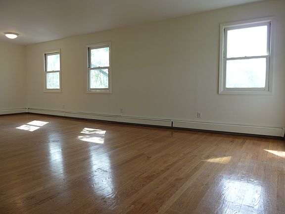 4th image of 4 Cambridge Ave