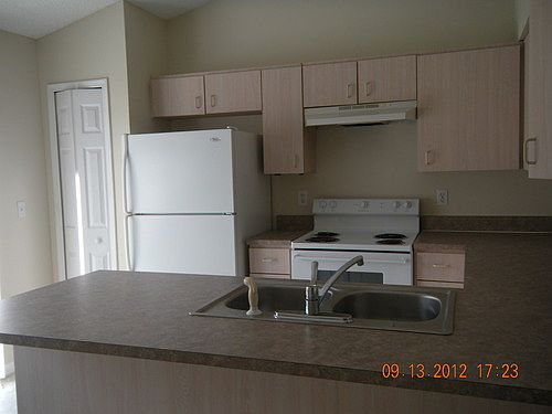 3rd image of 2049 Hillview Cir