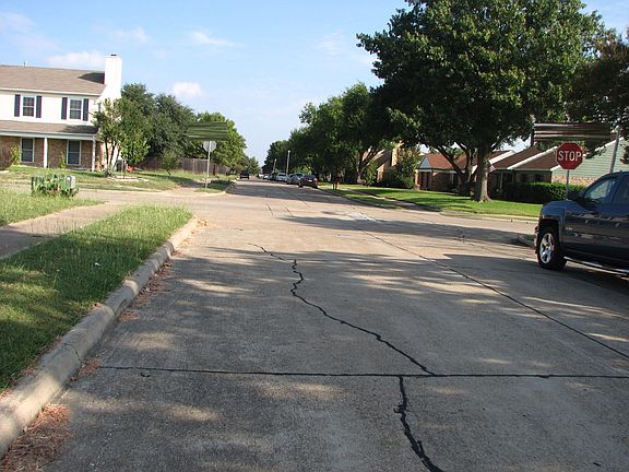 4th image of 2310 Meadow Ln