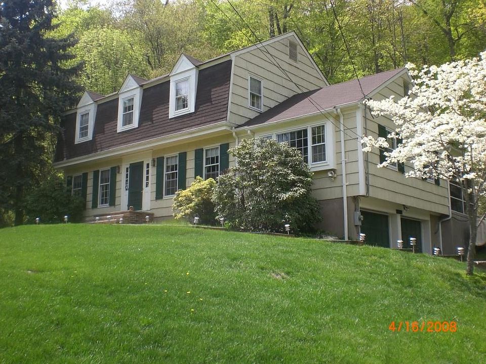Lake Valhalla Colonial,steps to the Lake