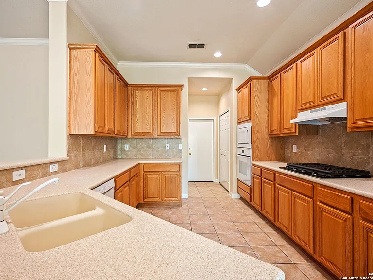 23715 Legend Crst — Photo 11