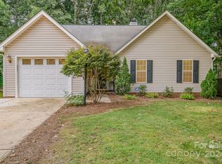 4210 Huntmeadow Dr, Charlotte, NC 28269