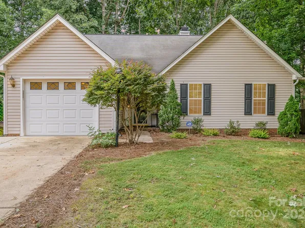 4210 Huntmeadow Dr, Charlotte, NC 28269
