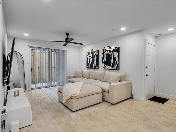 2nd image of 4200 Watson St APT 201