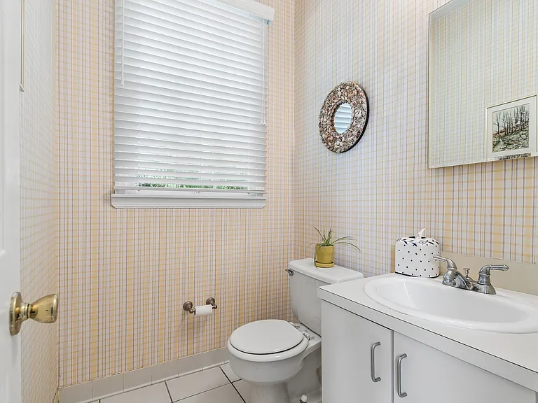 20 Hubbard Ln #102 — Photo 11