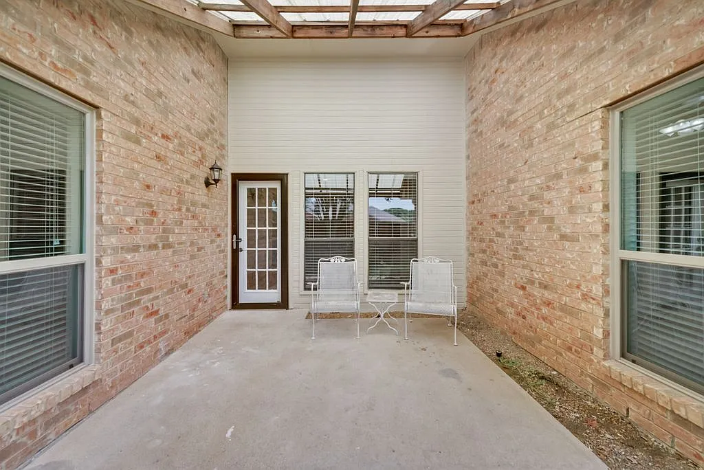2 bed, 1481 sqft, $2,300 — Photo 2