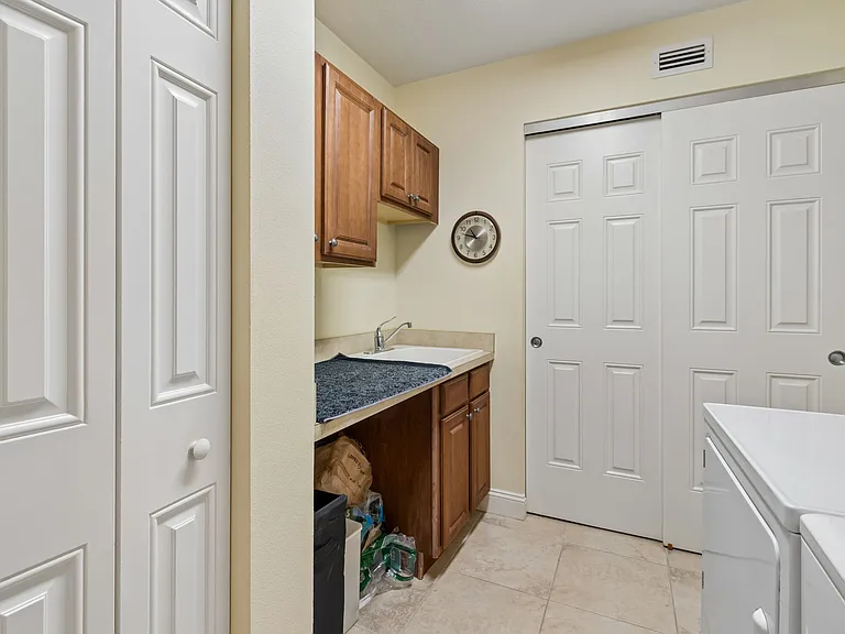 7702 Lake Vista Ct #202 — Photo 47