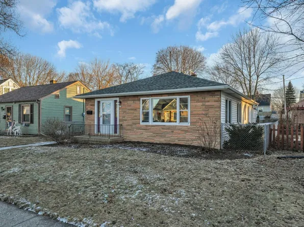 223 Douglass AVENUE, Waukesha, WI 53186