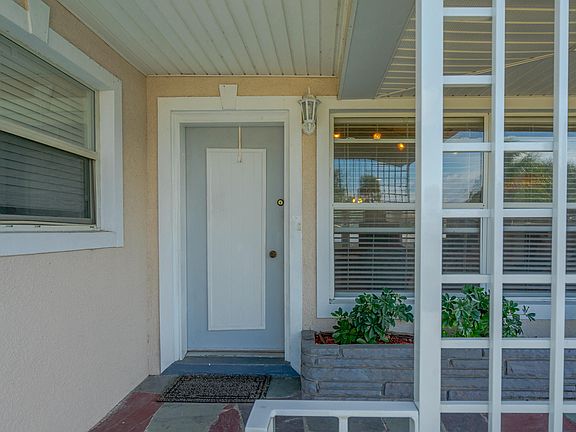 4th image of 1235 Flagstone Dr