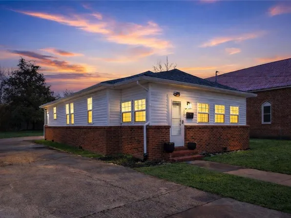 222 N Division St, Suffolk, VA 23434