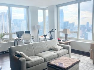 33 W Ontario St APT 42ES, Chicago, IL 60654