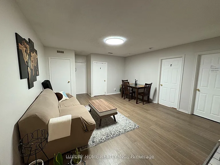 186 King Rd #1 — Photo 2