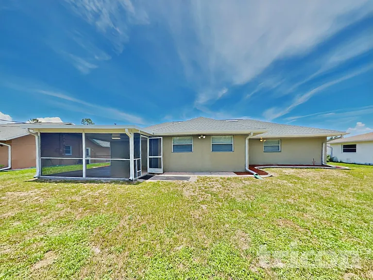 23120 Donalda Ave — Photo 16