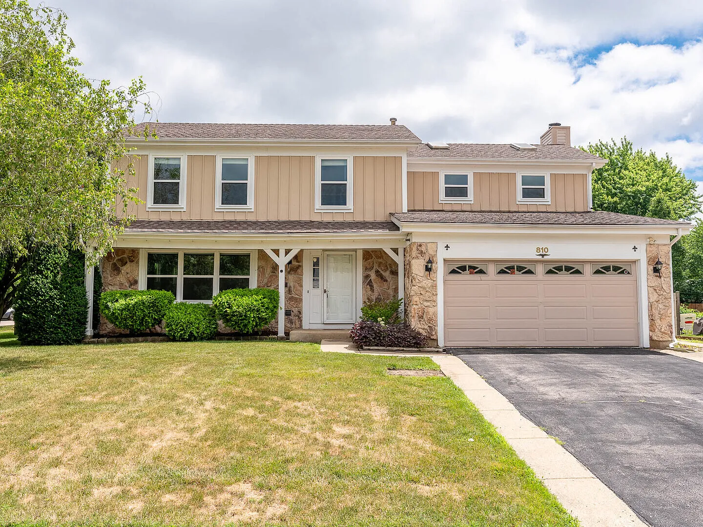 810 Fox Run Ln photo 1