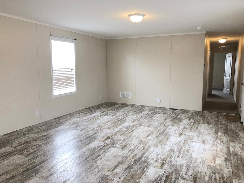 2nd image of 32803 Susan Ln N