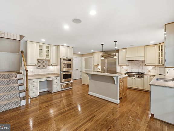 4th image of 9904 Hall Rd