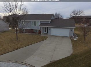 249 Bobwhite Cir, Dakota Dunes, SD 57049