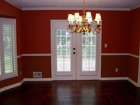 Beautiful, large dining room seats 12