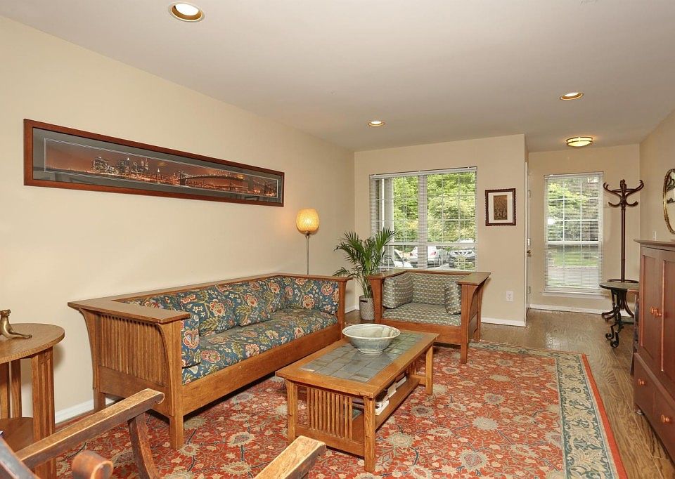 447 Santiago Ct Mahwah NJ Zillow