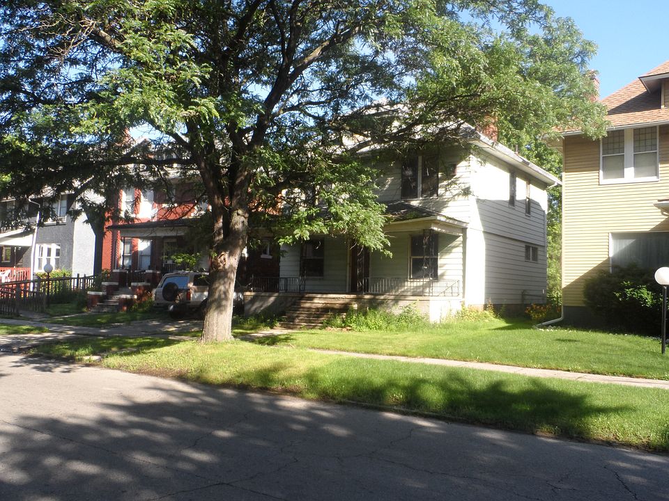 2nd image of 128 Calvert St