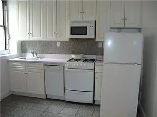 Rented by Luxor Homes & Investment Realty | media 28