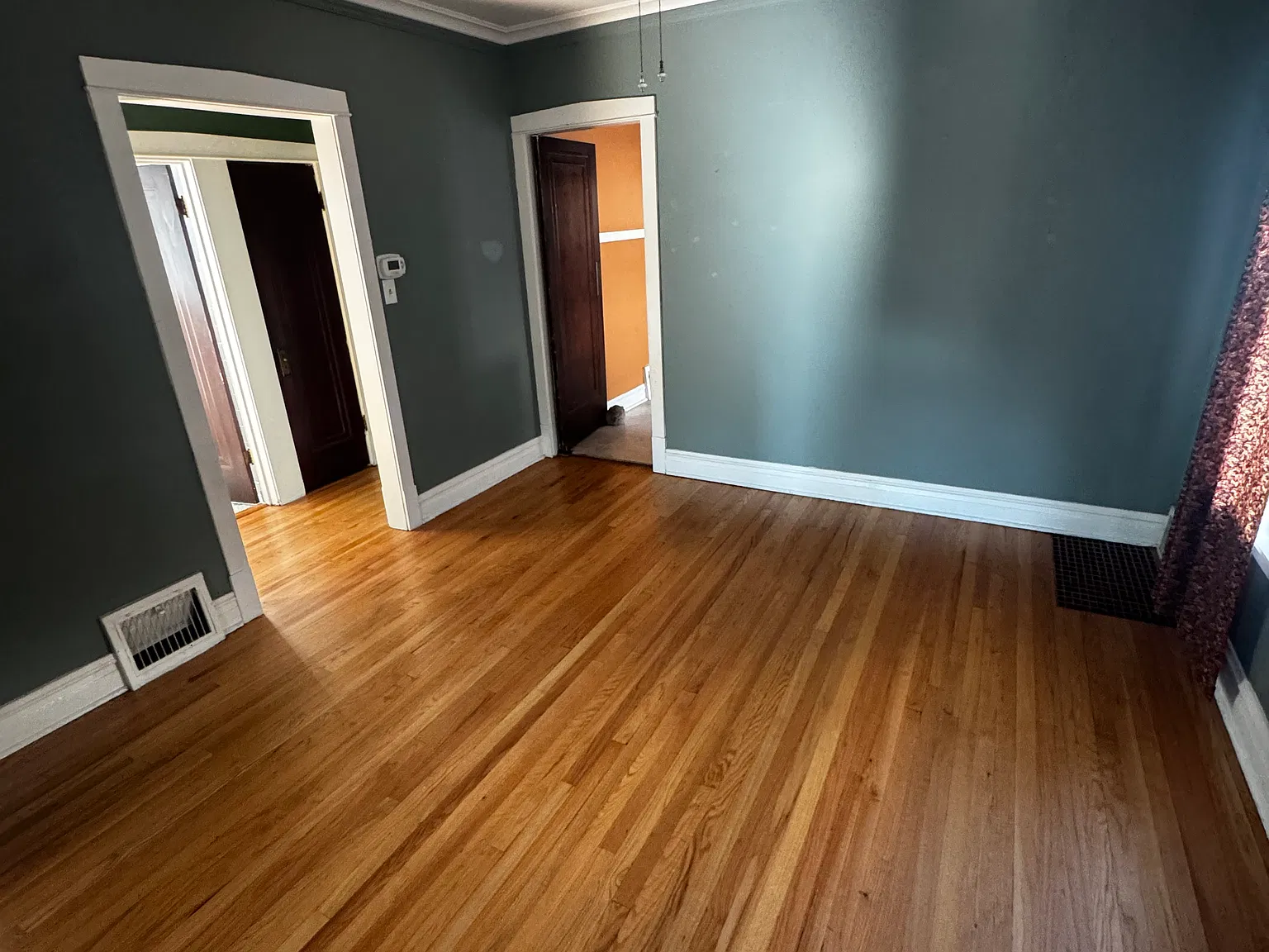 2 bed, 1000 sqft, $1,900 — Photo 3