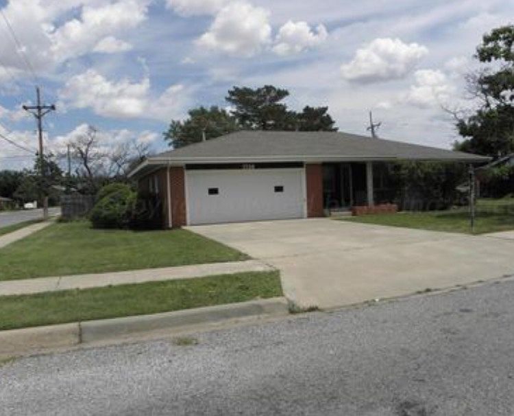 1st image of 1726 Dogwood Ln