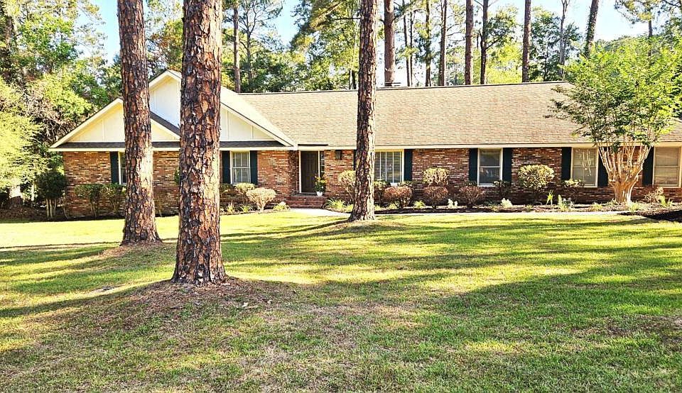 1st image of 104 Pine Bluff Dr