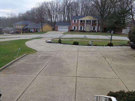 2nd image of 7819 Dogwood Ln