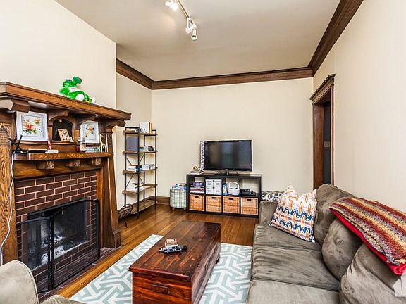 3rd image of 3747 N Pine Grove Ave #1F