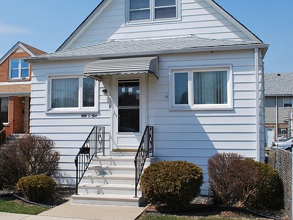 2nd image of 5004 S Laramie Ave