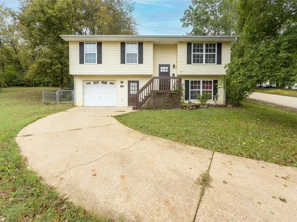 300 Valley Pl, De Soto, MO 63020