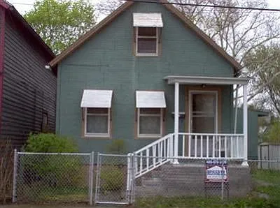 2199 W 37th St photo 1