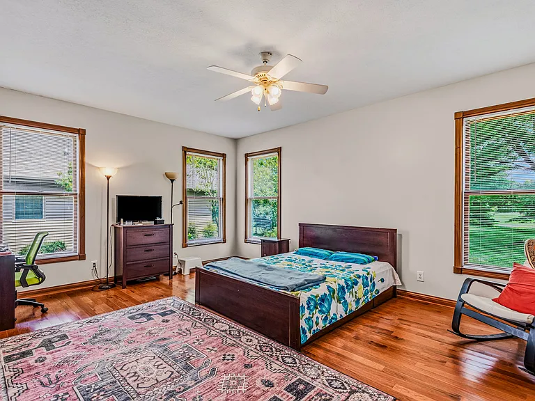 725 Greystone Ct — Photo 27