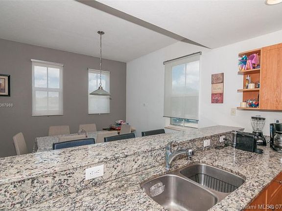 5th image of 10885 NW 89th Ter Unit 201