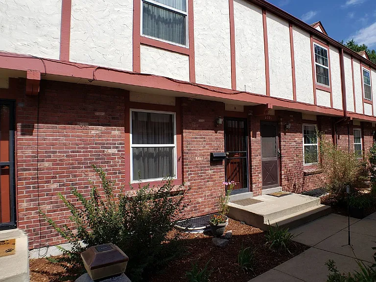 1048 Josephine St #B — Photo 1