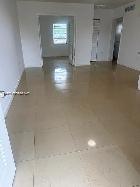 3 bed, 1.0 bath, $2,450 — Photo 3