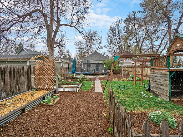822 Laporte Ave — Photo 10
