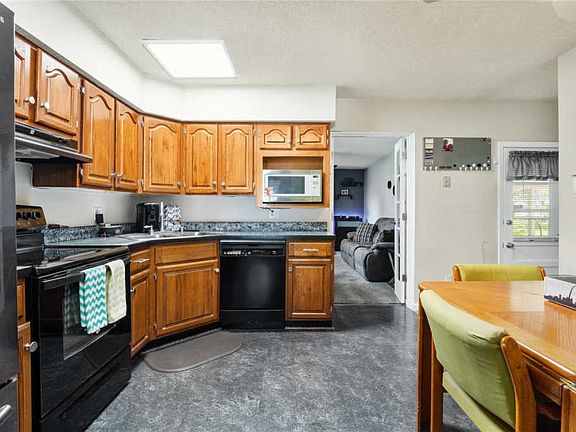 5th image of 1530 Miller Dr