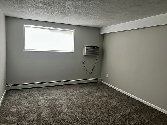 2nd image of 900 Governors Dr APT 1