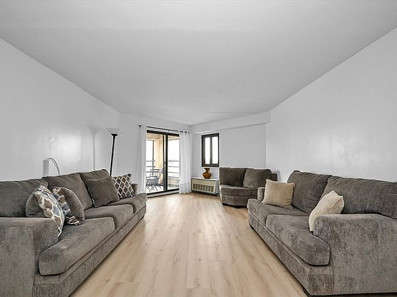 2nd image of 725 Miller Ave APT 337