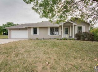 206 Surrey Ln, Overbrook, KS 66524