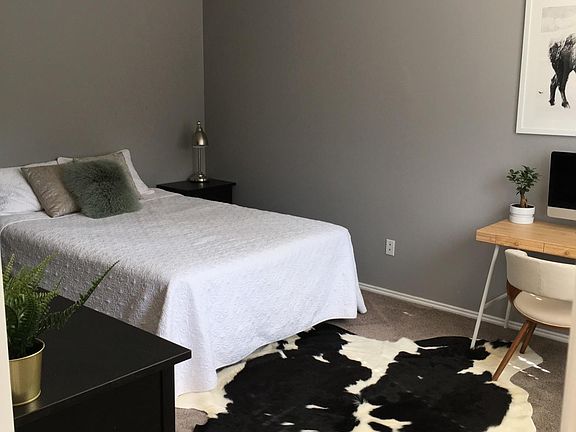 5th image of 926 E Riparian Dr
