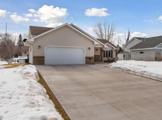 506 8th Ave NW, Forest Lake, MN 55025