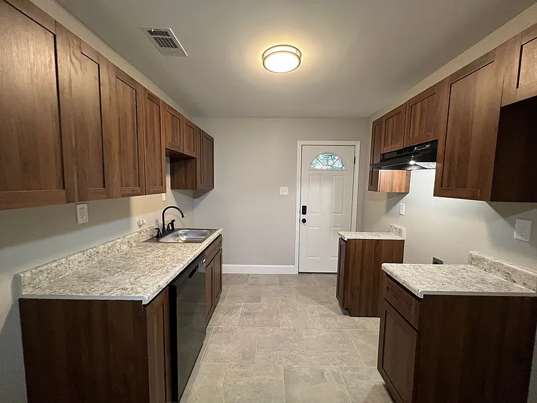 3026 Waynoka Ave — Photo 1