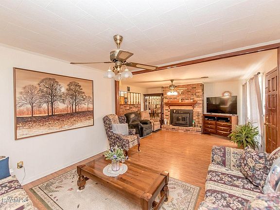 2nd image of 463 Deprimo Ln